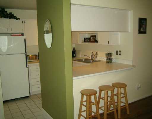 Building Photo - Mallory Square - South Tampa condo close t...