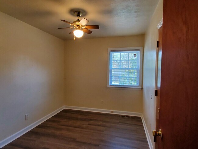 Building Photo - 7314 Hyannis Dr