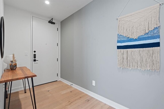 Building Photo - 84 East Ave