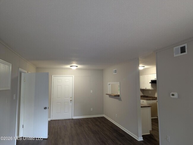 Foto del edificio - 2628 Hillcrest Dr