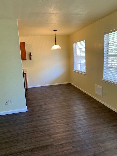 Área de comedor - 3502 Campbell St