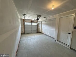 Building Photo - 6 Foxwood Dr
