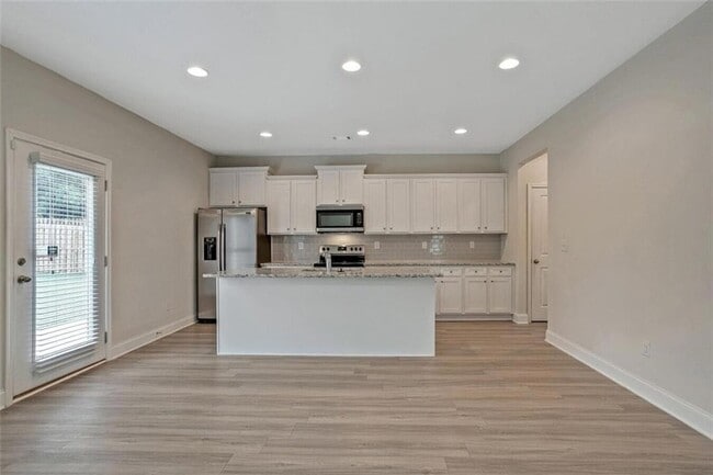 Photo - 112 Chase Landing Dr House