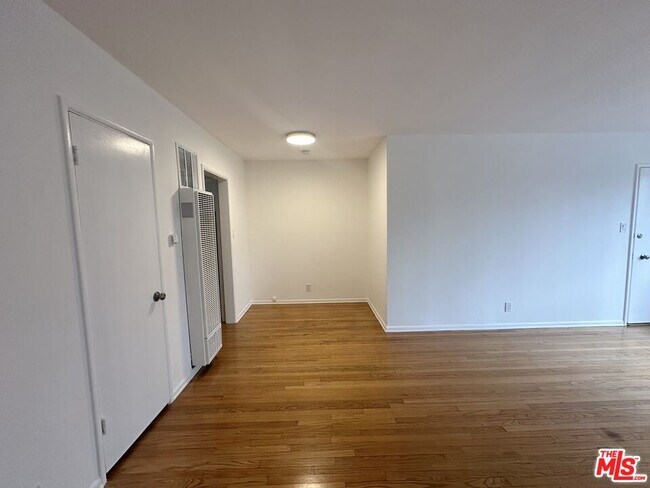 Foto del edificio - 1000 N Orange Grove Ave