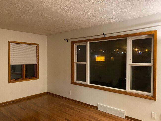 Building Photo - 937 N Edge Trail