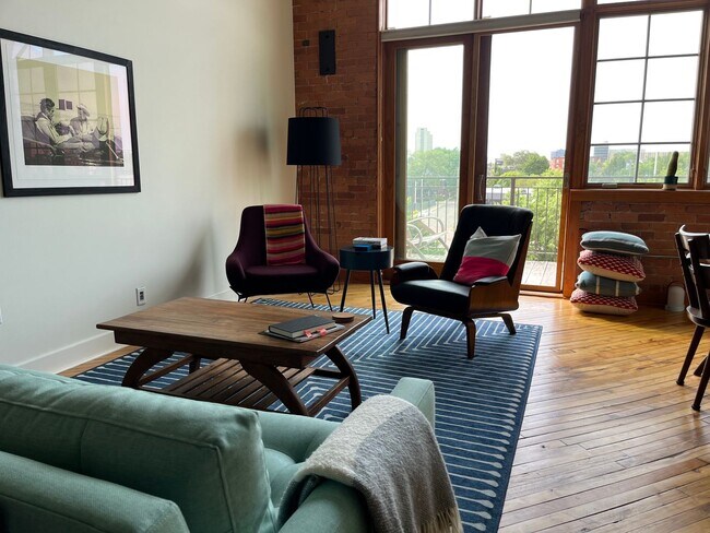 Building Photo - $2,300 - Spacious Loft in Corktown