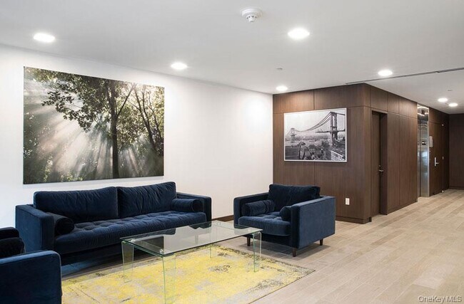 Foto del edificio - 21 Lumber Rd