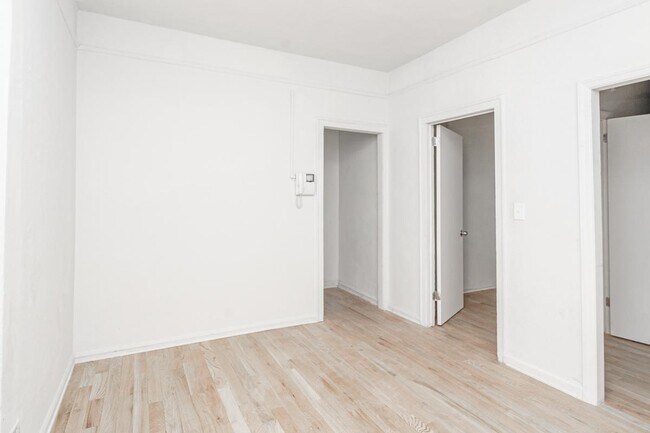 Building Photo - 21-48-48 35th St