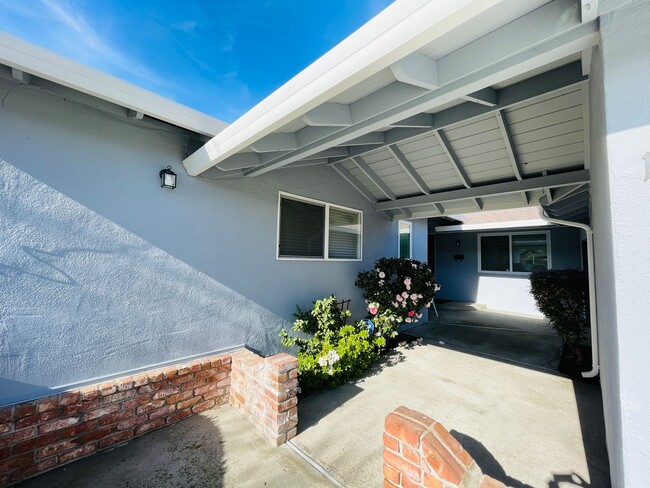 Building Photo - Beautiful 4 Bed 2 Bath San Jose Home - Lar...