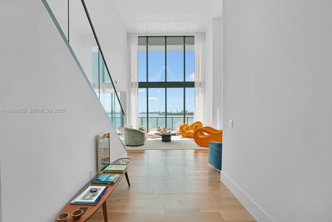 Foto del edificio - 788 NE 23rd St