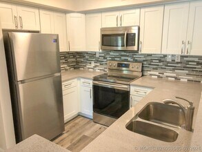 Building Photo - 7808 Sonoma Springs Cir