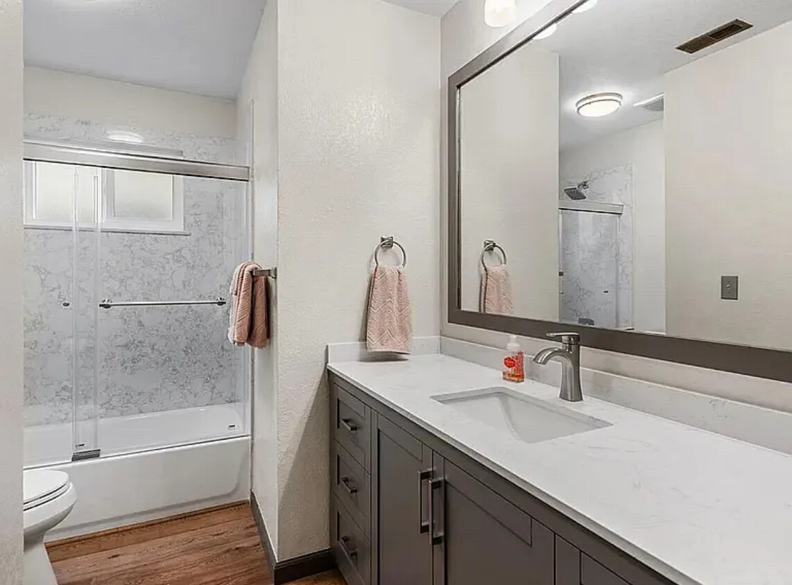 Foto principal - 258 Williams Blvd