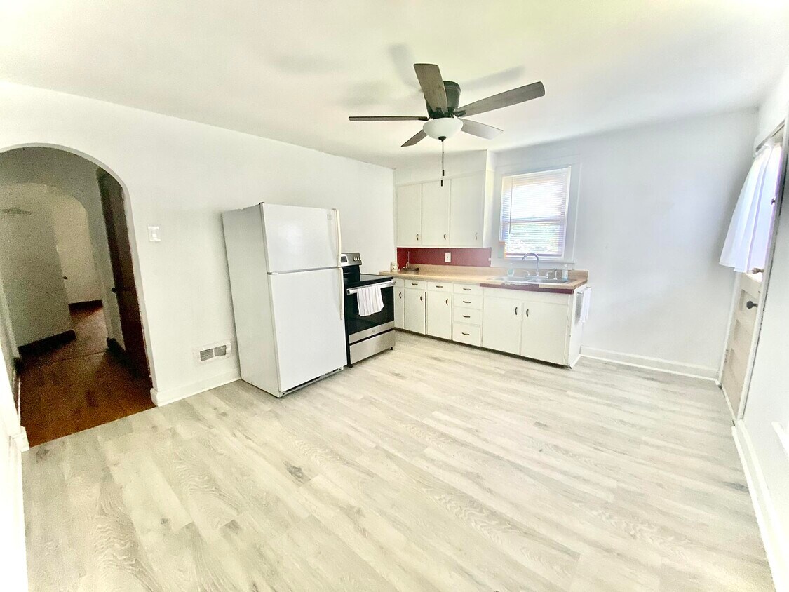 212 S Chestnut St Unit 3, Collinsville, IL 62234 212 S Chestnut St