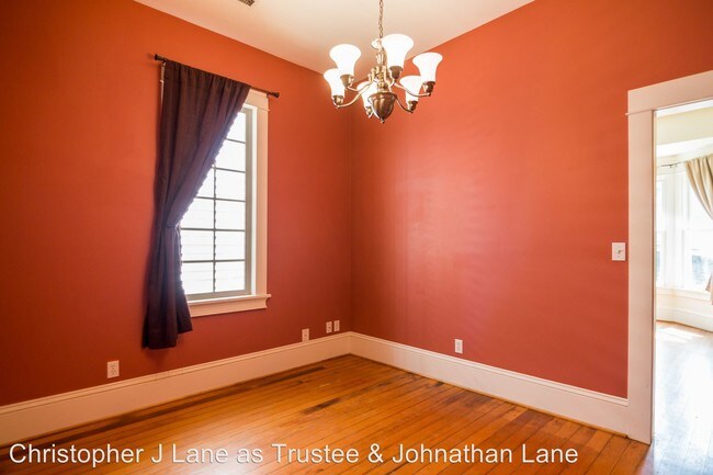 Building Photo - 1 br, 1 bath Apartment - 25 SW Hooker Street