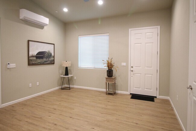 Building Photo - 6010 E Sussex Way