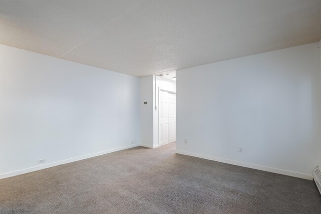 Building Photo - 2150 Osler St