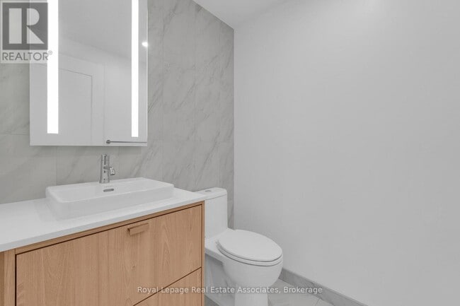 Building Photo - 259 The Kingsway