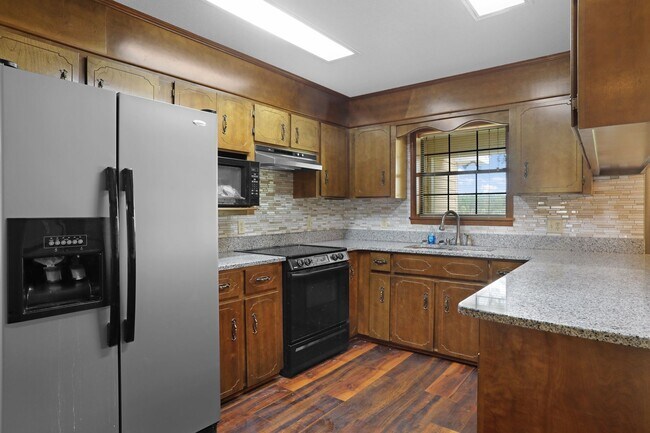Building Photo - 3bd 2ba Home for Rent on Empire Rd