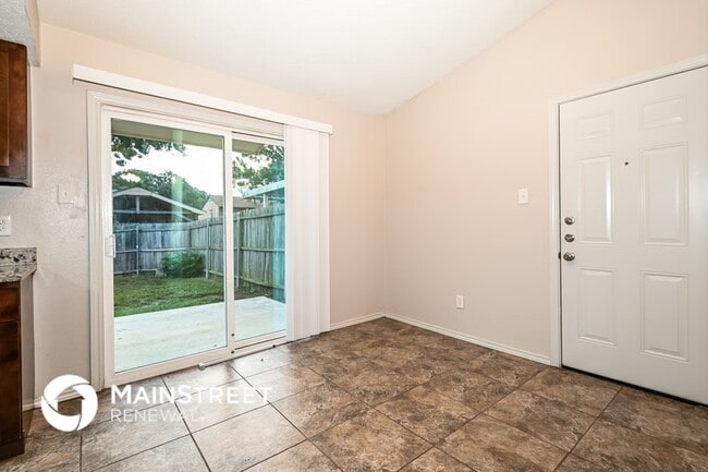 Foto del edificio - 912 Carom Way