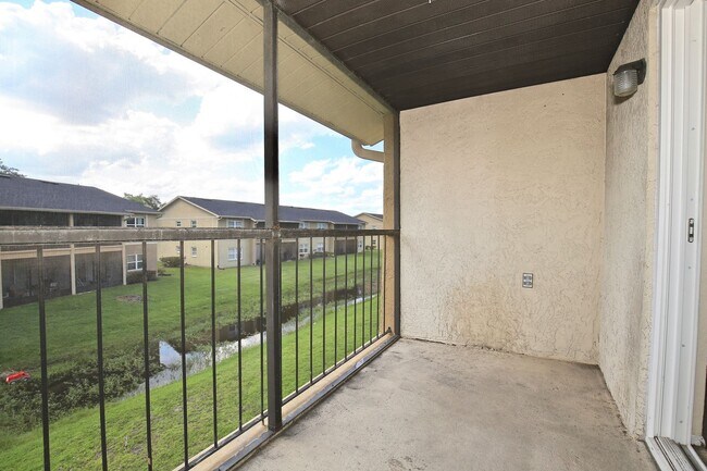 Foto del edificio - Modern 2/2 Condo in Hawthorne Village - Or...