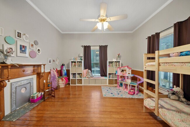 Foto del edificio - Available NOW! 3 bed + 2 bath bungalow w/ Historic charm in the heart of Durham!