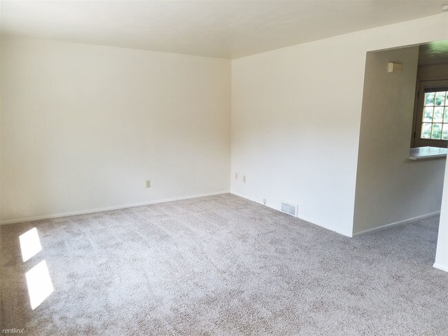 Building Photo - 454 Mower Dr