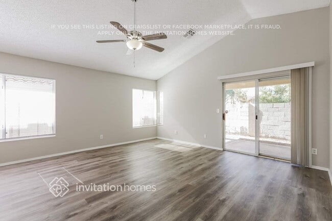 Building Photo - 7037 N 28th Dr
