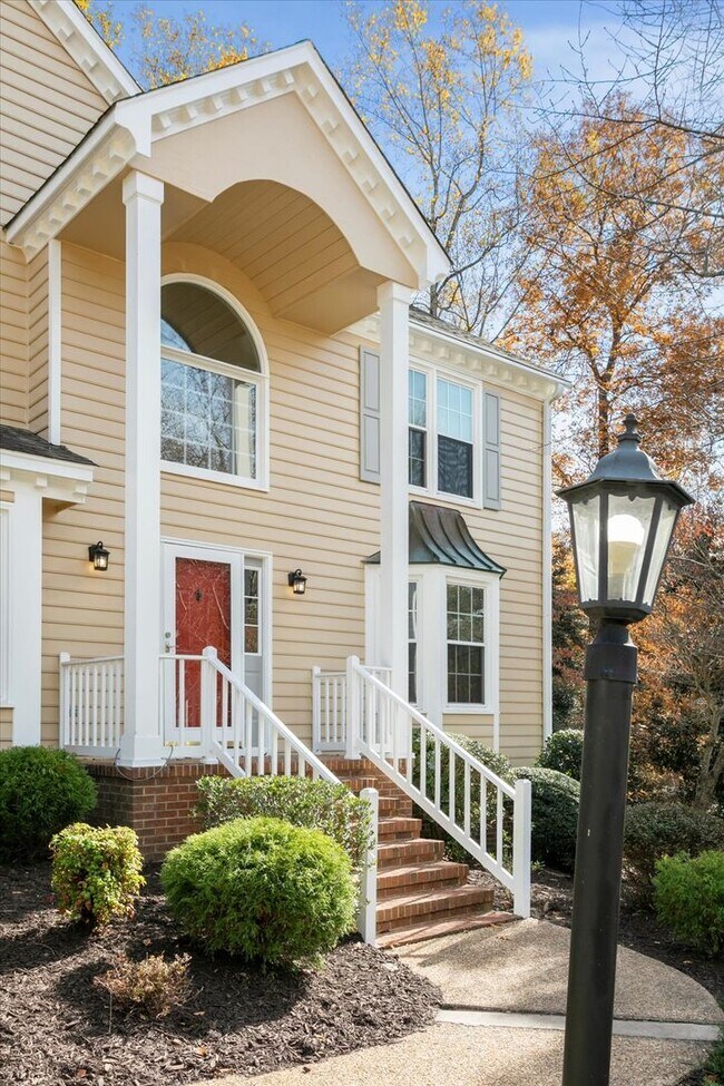 Building Photo - Kingsmill Gem