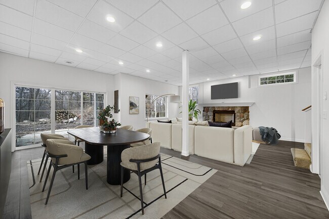 Foto del edificio - 4418 N Johnsburg Rd