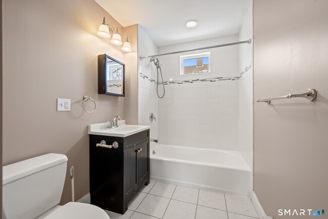 Foto del edificio - 246 S Orchard St