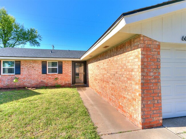 Building Photo - 602 Vickie Dr