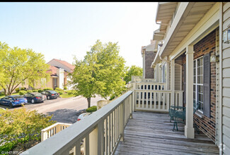 Building Photo - 544 W Parkside Dr
