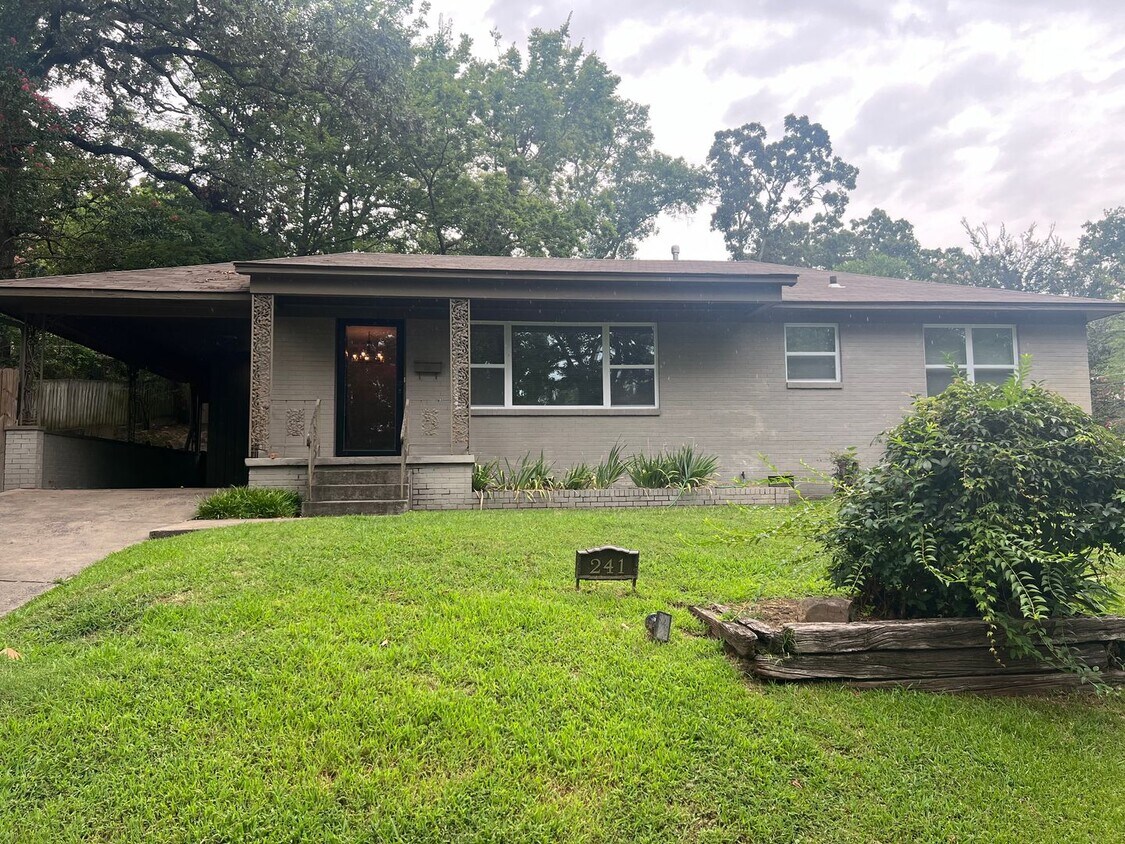 Primary Photo - 241 Skyline Dr, North Little Rock AR 72116...