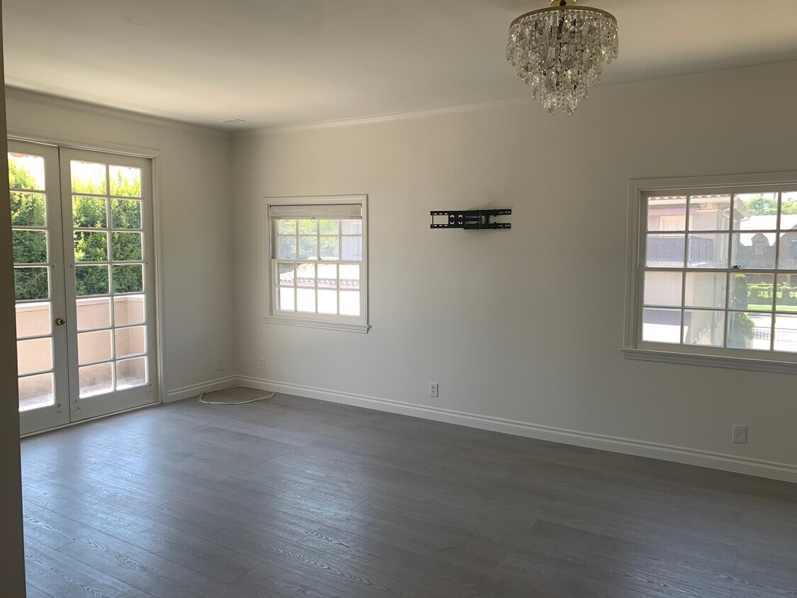 Foto principal - 532 S Irving Blvd
