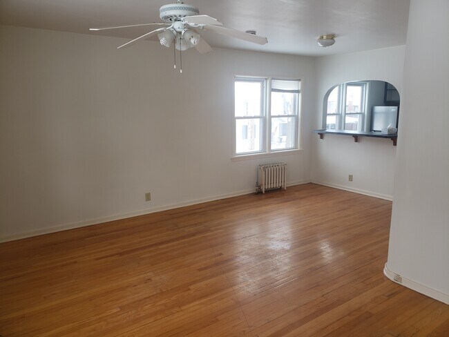 Living Room - 601 S Orchard St