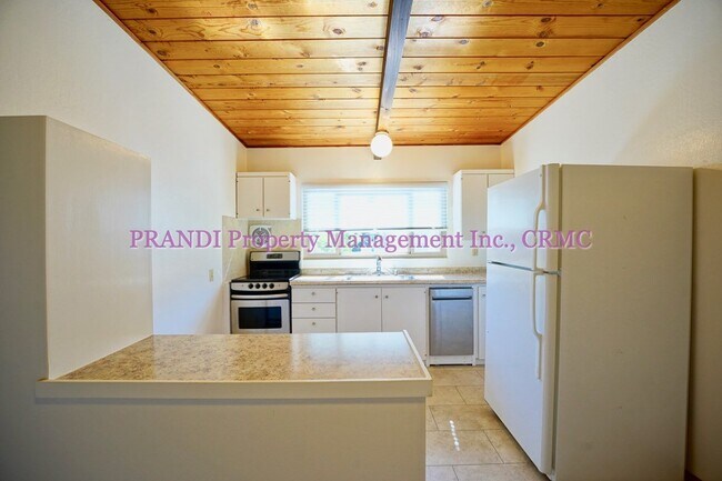 Building Photo - Gerstle Park Apartment with A/C in Great C...