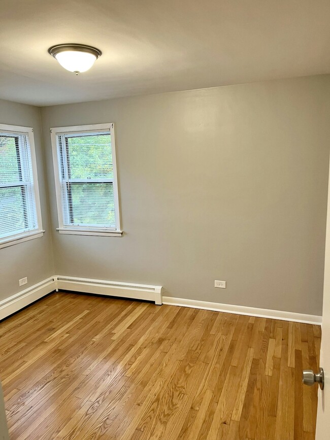 Building Photo - 9212 S Kedzie Ave