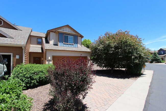 Foto del edificio - 3BR/2.5BA Townhome in Bellemont | Fenced Yard + 2-Car Garage