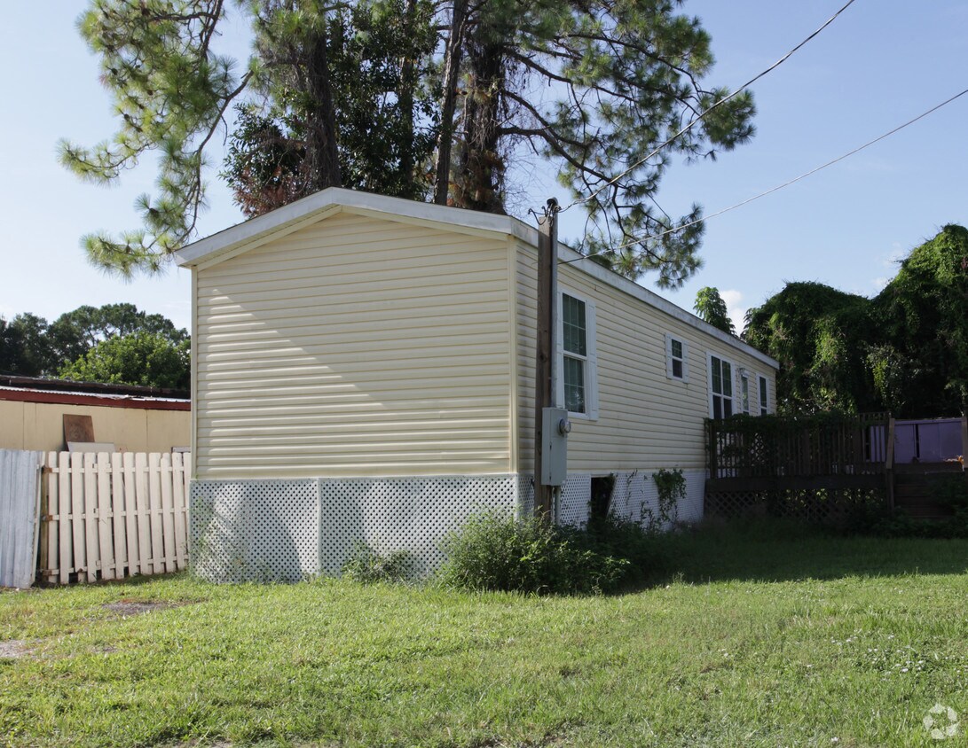 Foto del edificio - 714-722 Higgins Rd