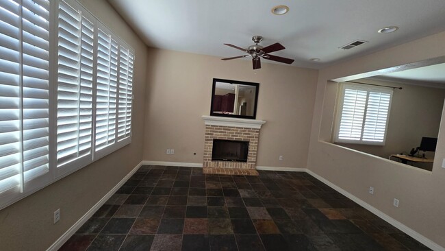Building Photo - 28 Feldspar Way