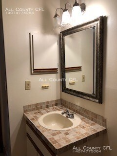 Building Photo - Cute Duplex Corner Lot To Call Home!