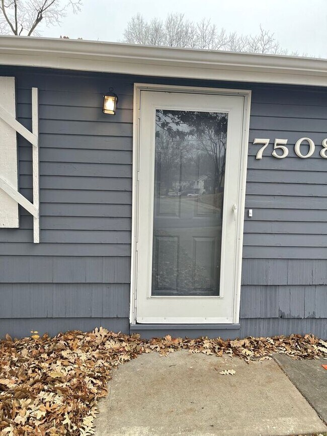 Building Photo - EVERYTHING NEW-READY NOW! 3B/1B $1050