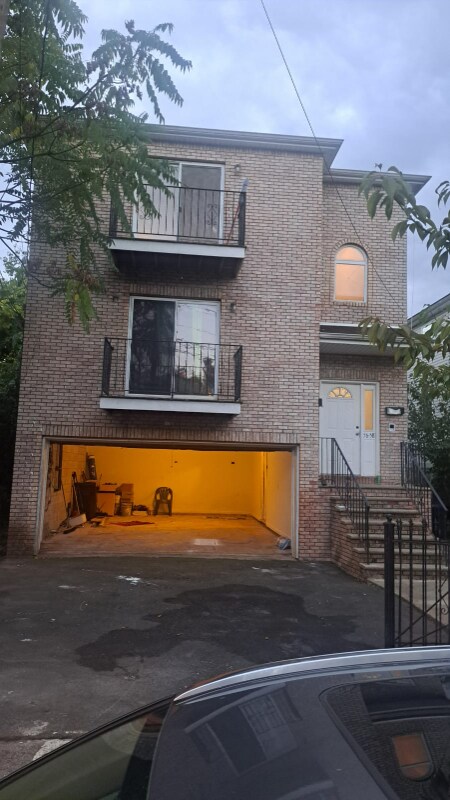 Primary Photo - 5658-58 Kent St