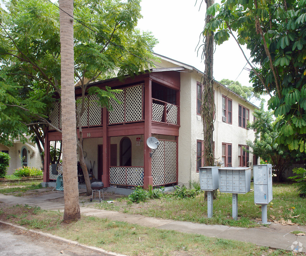 Country Gardens Apartments - Cocoa Village Apartments