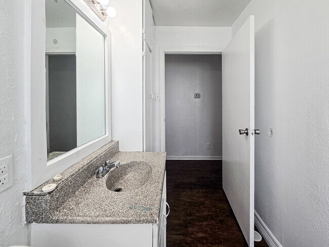 Foto del edificio - 7313 Hummingbird Ln