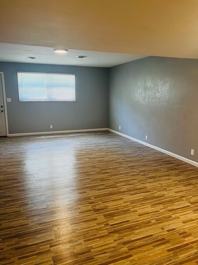 Building Photo - WATER & TRASH INCLUDED - CENTRAL LOCATION!