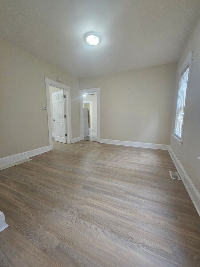 Building Photo - 3643 W 47th St