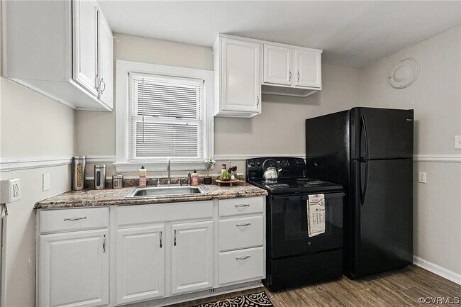 Foto del edificio - 3601 Meadowbridge Rd