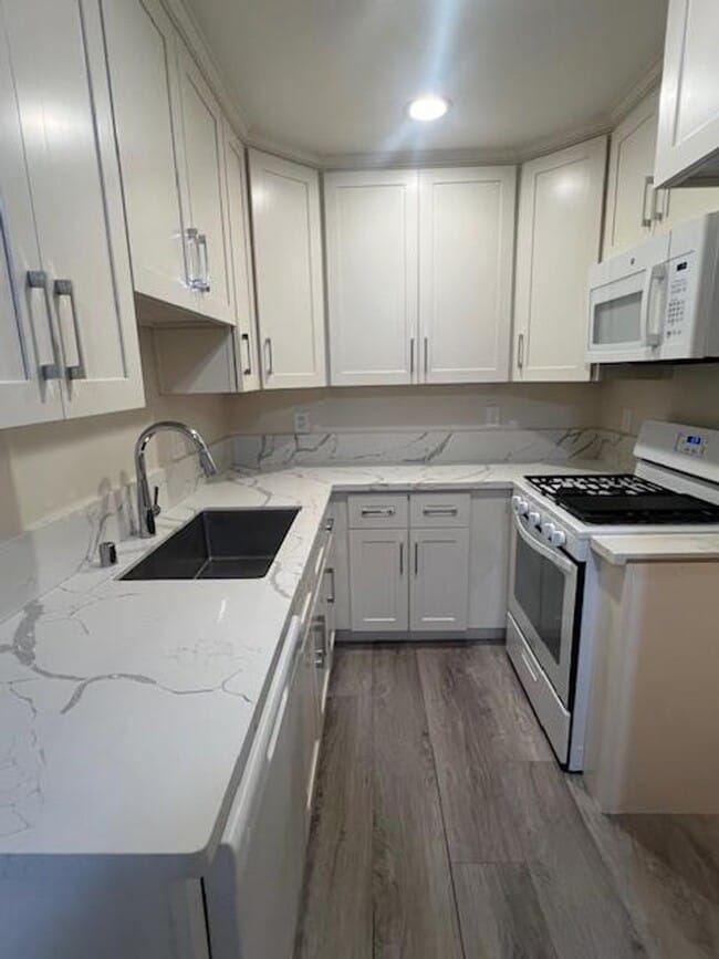 Photo - 4905-4907 Douvan Court Apartment