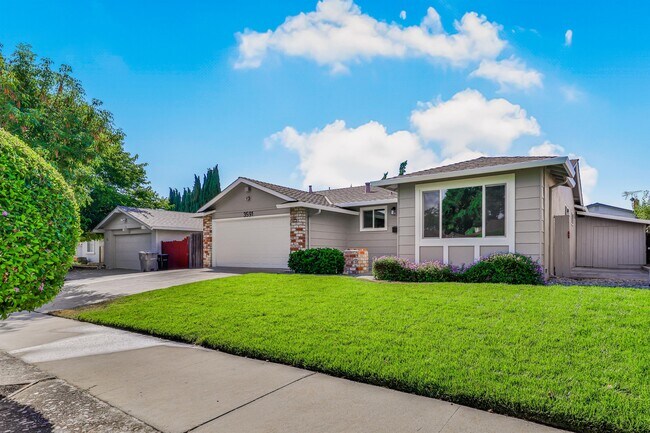 Building Photo - 3591 Rowley Dr